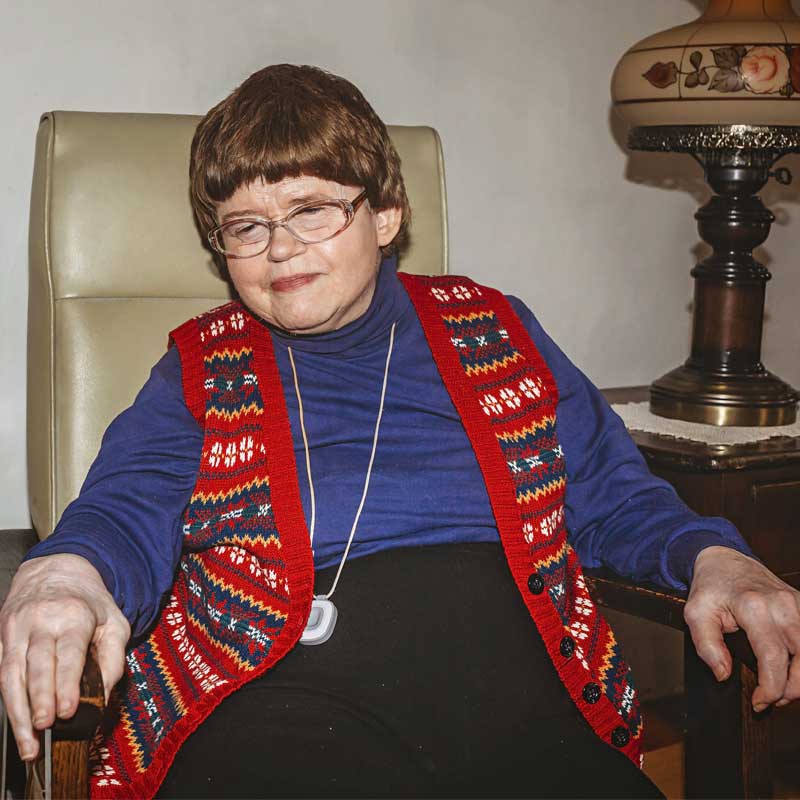 women-in-chair
